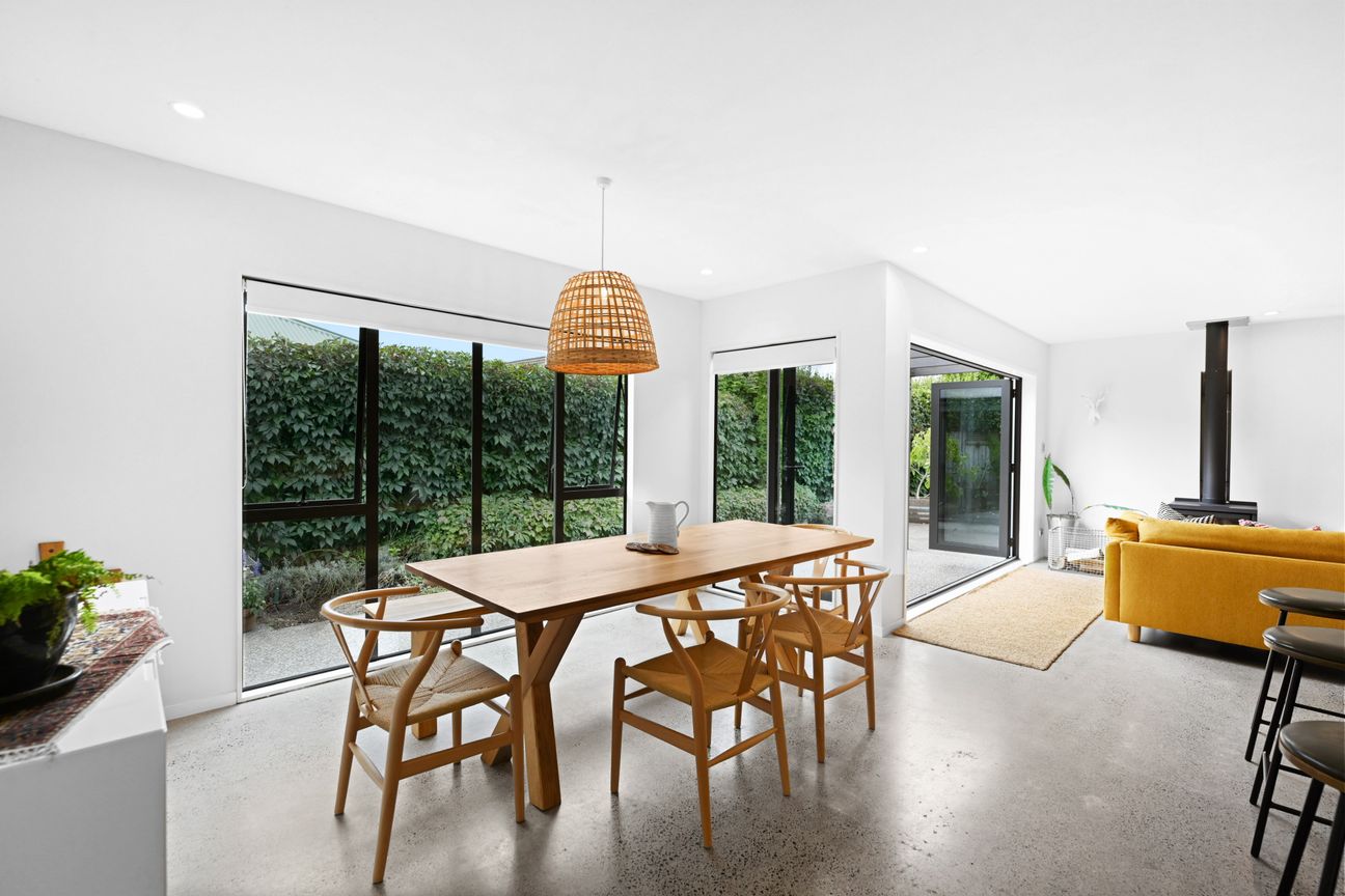Expansive 271sqm With Two Masters - Aanzicht 4