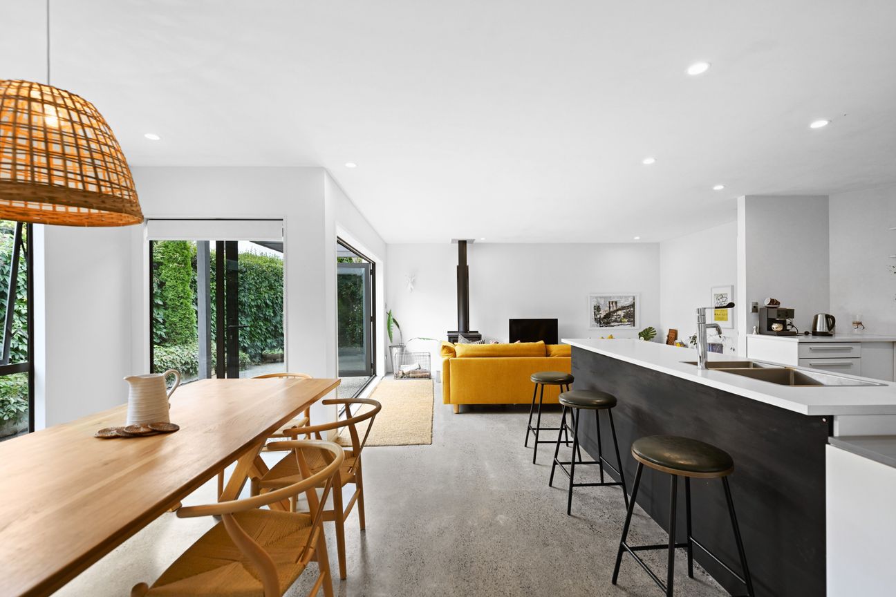 Expansive 271sqm With Two Masters - Aanzicht 2