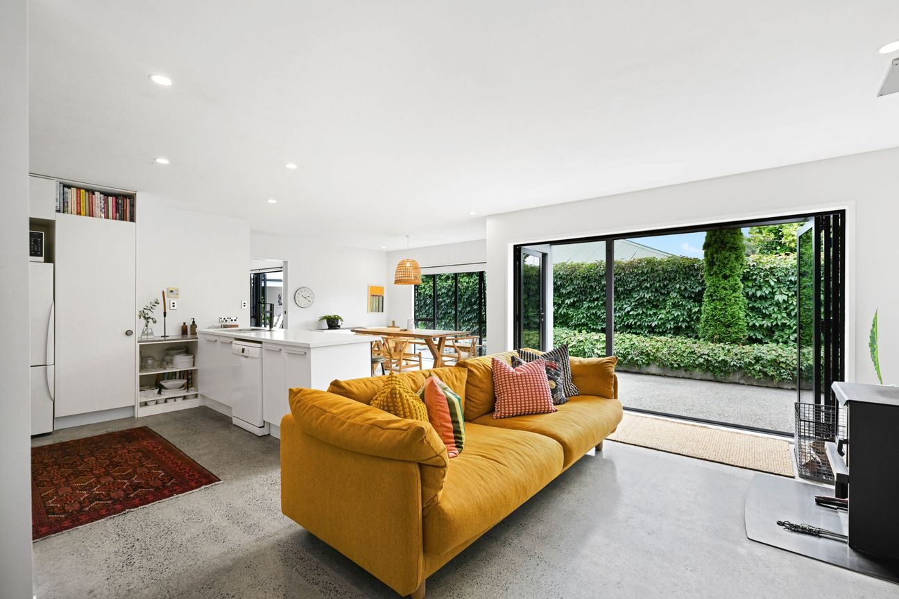 Expansive 271sqm With Two Masters - Aanzicht 5