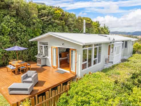 61 Mana View Road, Camborne