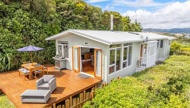 61 Mana View Road, Camborne