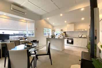 2/52 Dominion Street, Takapuna