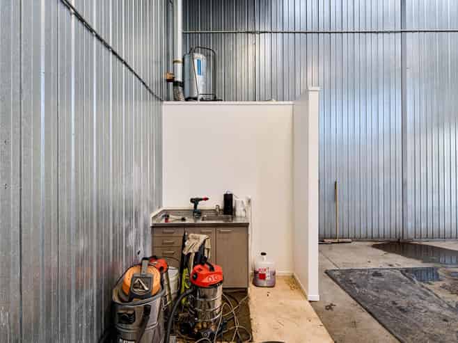 Industrial investment returning a 6% yield