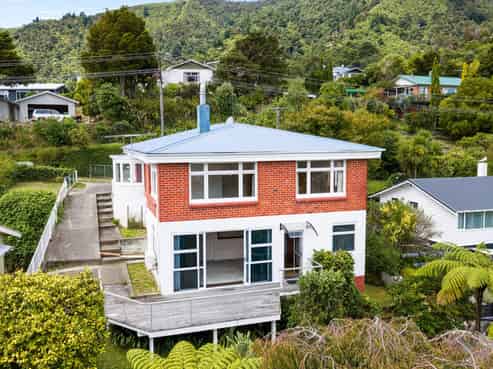 15 Taranaki Street, Picton