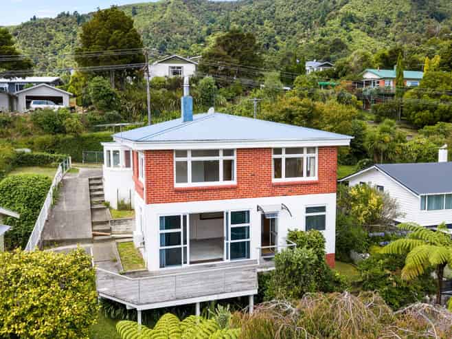 15 Taranaki Street, Picton