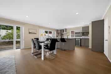 32 Maypark Crescent, Flat Bush