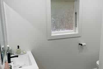 138 Miromiro Road, Normandale