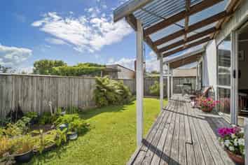 121B Lake Road, Koutu