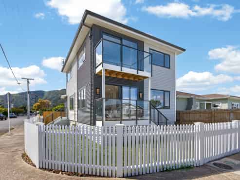 2 Meadows Avenue, Waiwhetu