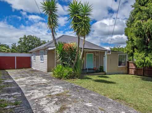 16 Weaver Street, Whau Valley