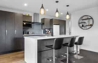 8 Cowell Crescent, Pyes Pa