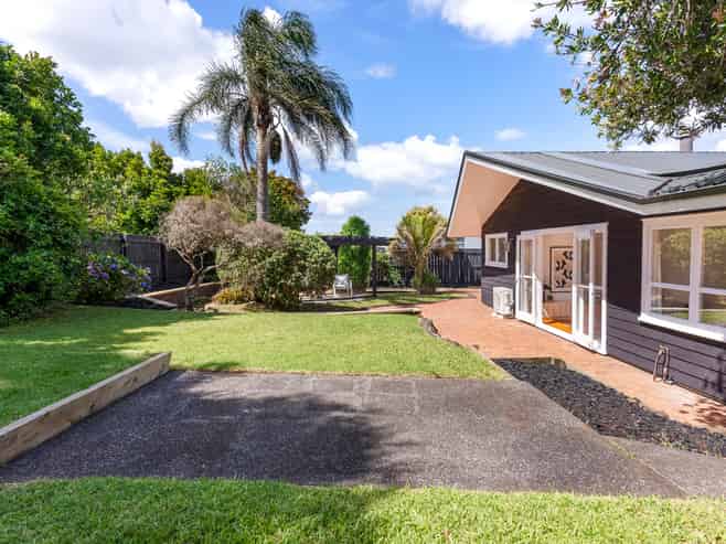 9 Tudward Glade, Hillcrest