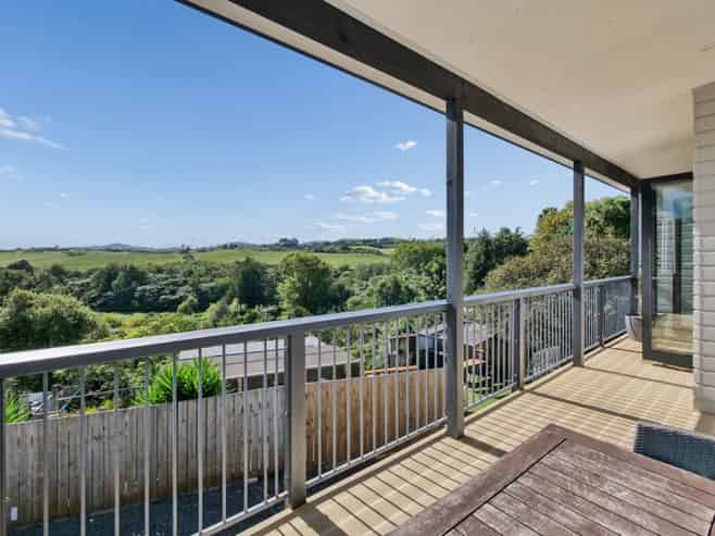 10 Lochinvar Place, Hairini