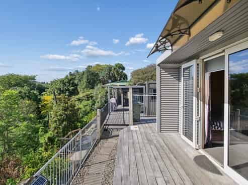 10 Lochinvar Place, Hairini