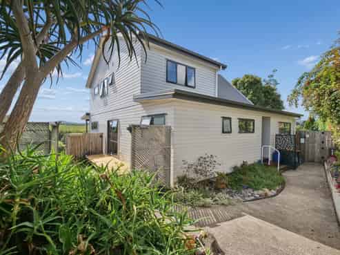 10 Lochinvar Place, Hairini