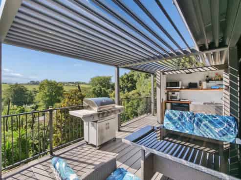 10 Lochinvar Place, Hairini