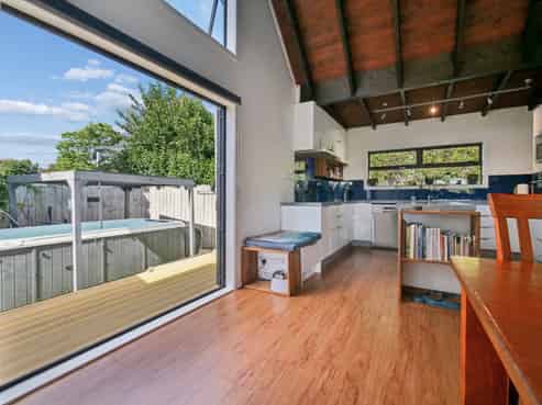 10 Lochinvar Place, Hairini