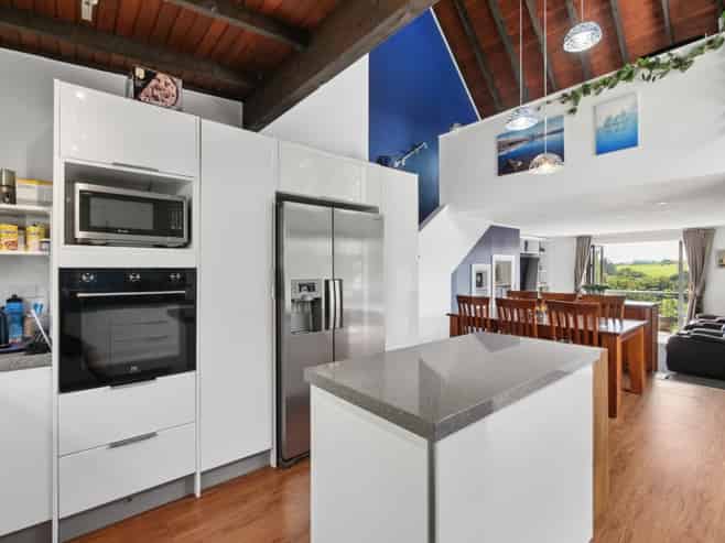 10 Lochinvar Place, Hairini