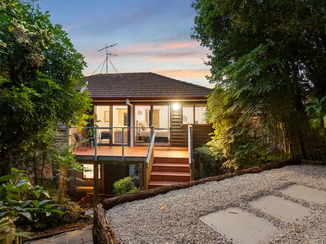 2/72 Lake Road, Northcote