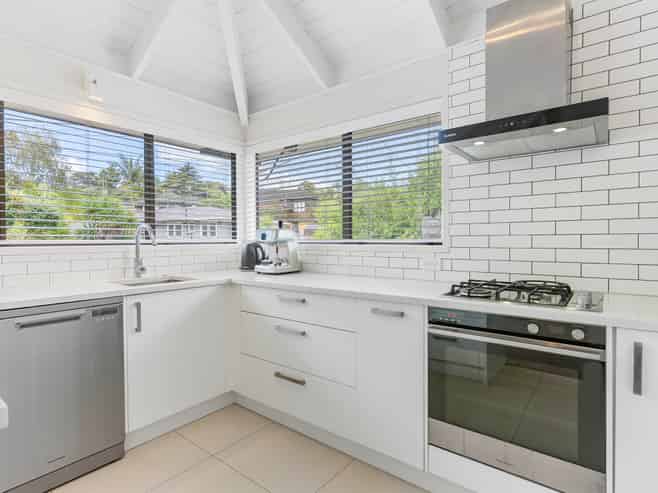 2/72 Lake Road, Northcote