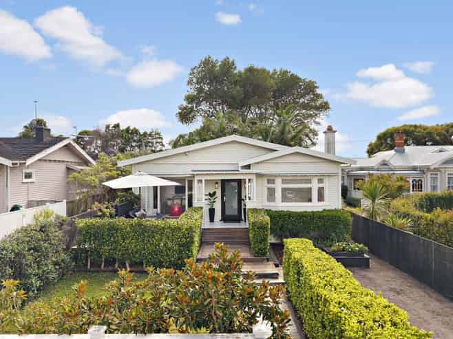 12 Birkley Road, Bayswater