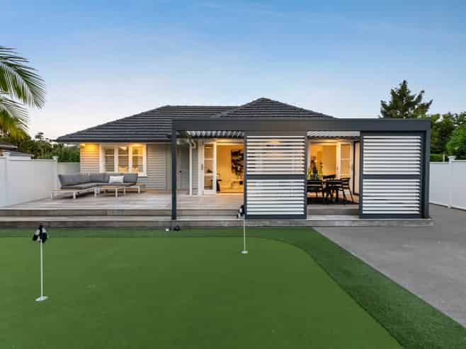 76 Neil Avenue, Te Atatu Peninsula