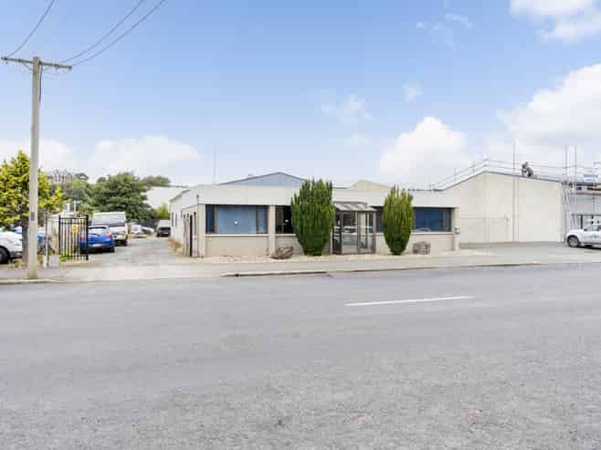 Prime standalone industrial site with secure yard