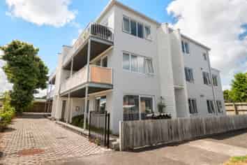Units 1-6/200 Pilkington Road, Point England