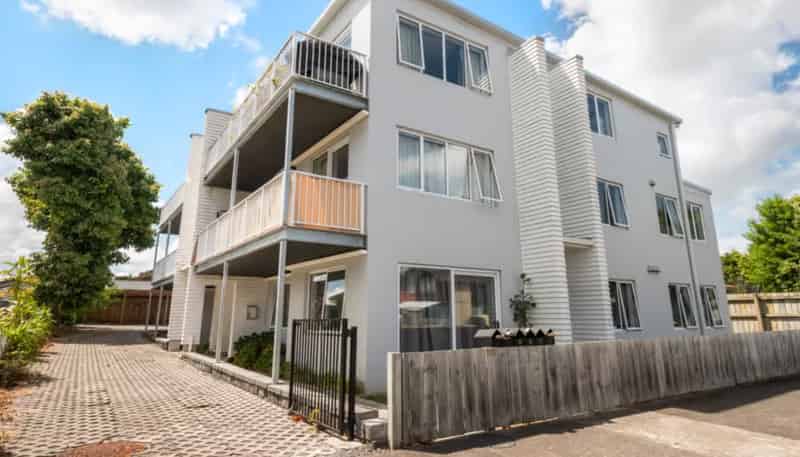 Units 1-6/200 Pilkington Road, Point England