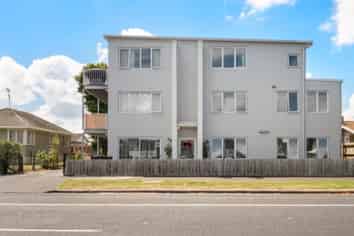 Units 1-6/200 Pilkington Road, Point England
