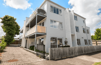 Units 1-6/200 Pilkington Road, Point England