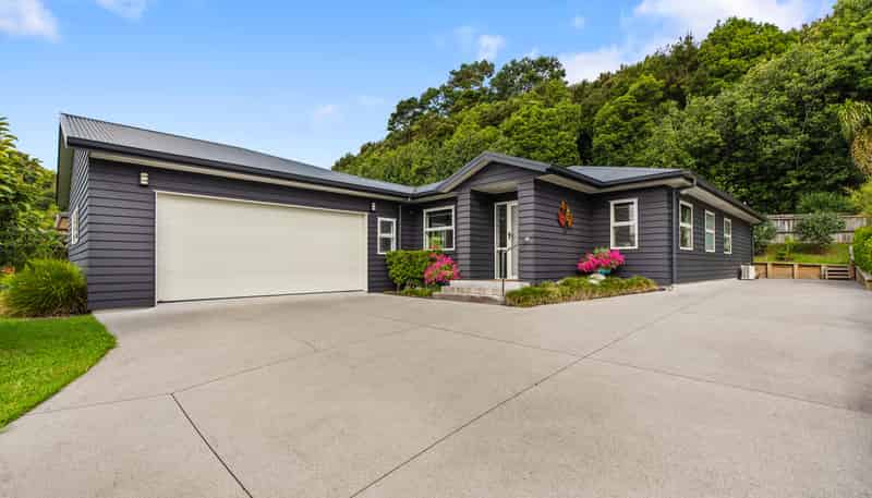 69 Bathurst Crescent, Pyes Pa