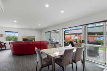 69 Bathurst Crescent, Pyes Pa