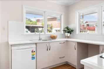 6B Seaview Road, Milford