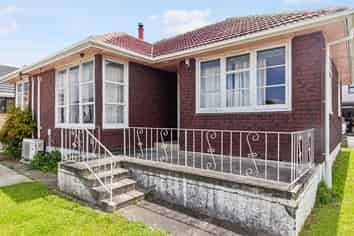 32 McAnnalley Street, Manurewa