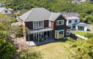 11 Ridvan Grove, Ngaio