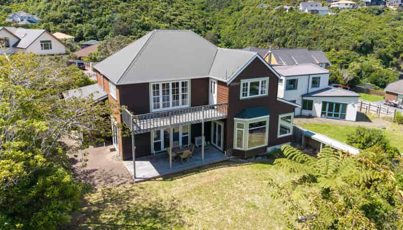 11 Ridvan Grove, Ngaio