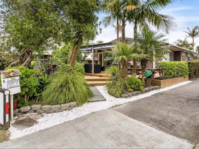 Auckland - Address withheld