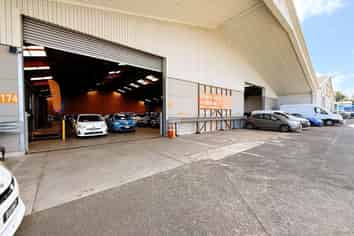 High Exposure Neilson Street Warehouse | 1207 m2