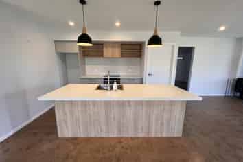 9 Johnson Avenue, Amberley