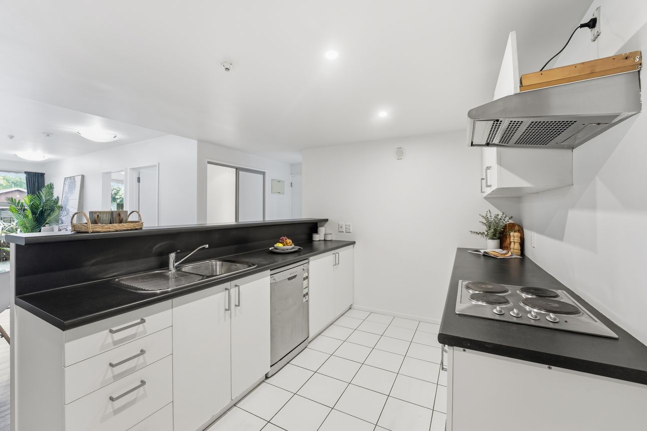 Owner Relocated Overseas - Must Sell! - Vista 3