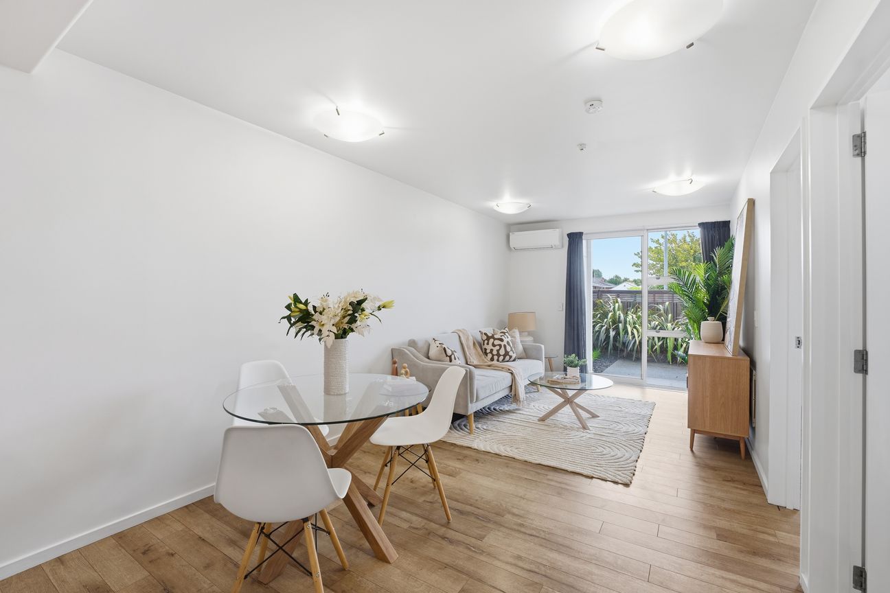 Owner Relocated Overseas - Must Sell! - Vista 2