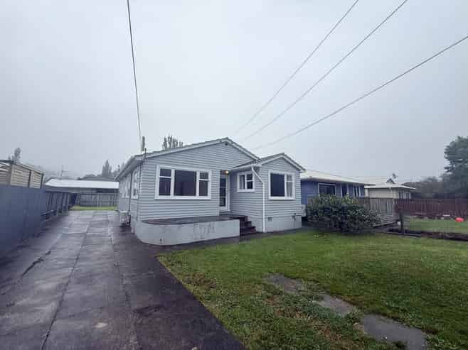 6 Golf Road, Manor Park