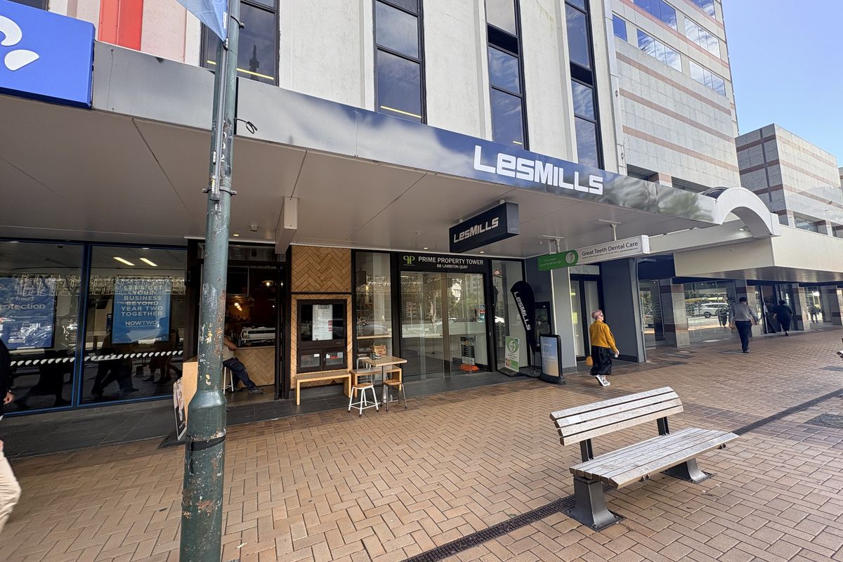 Level 7 office suite on Lambton Quay - Vista 3