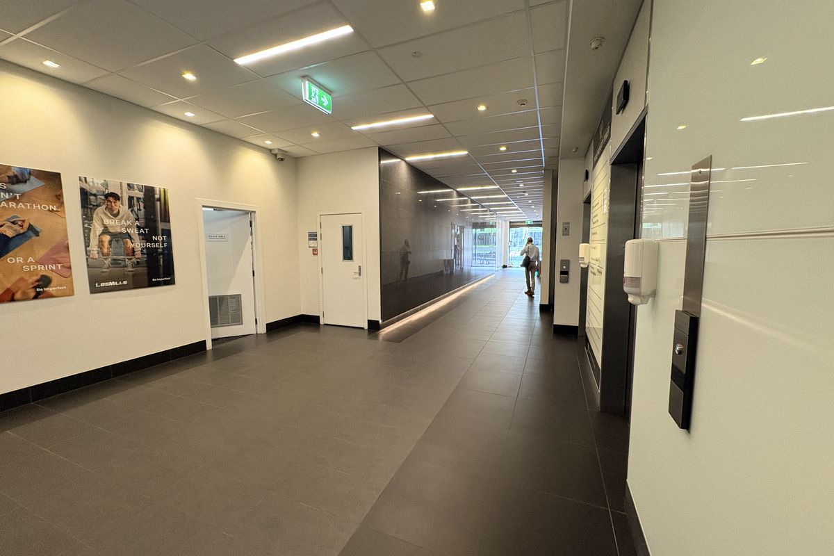 Level 7 office suite on Lambton Quay - Vista 2