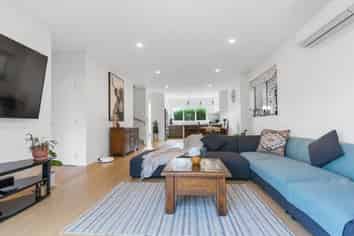 37 Sunshine Boulevard, Sunnyvale