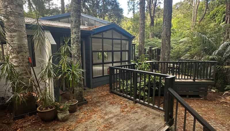 16A Kaurimu Rise, Titirangi