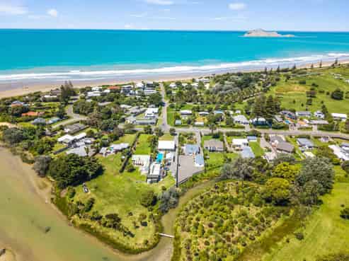36 Airini Road, Waimarama