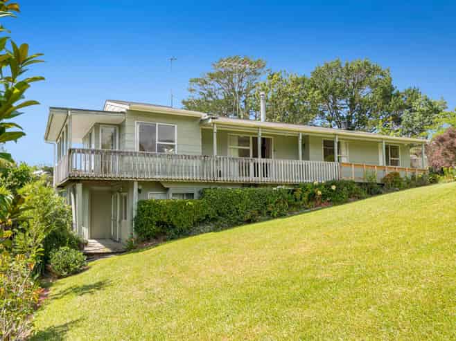 1125 Whangaparaoa Road, Tindalls Beach