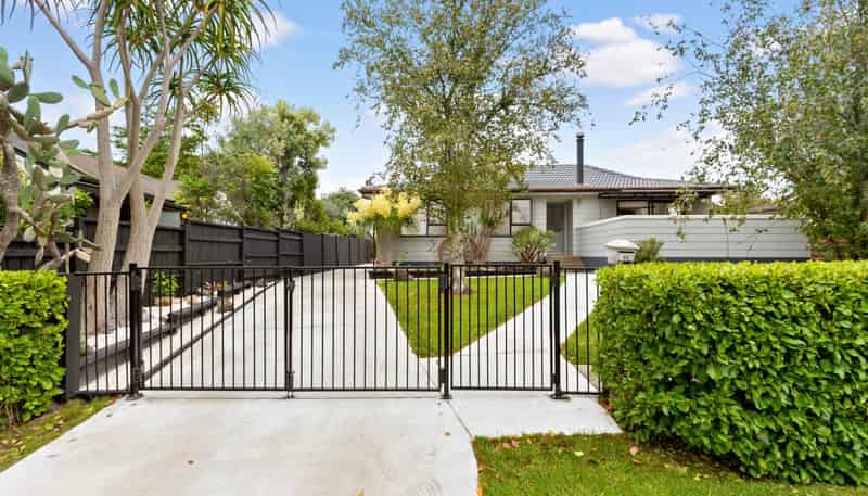 14 Luanda Drive, Ranui